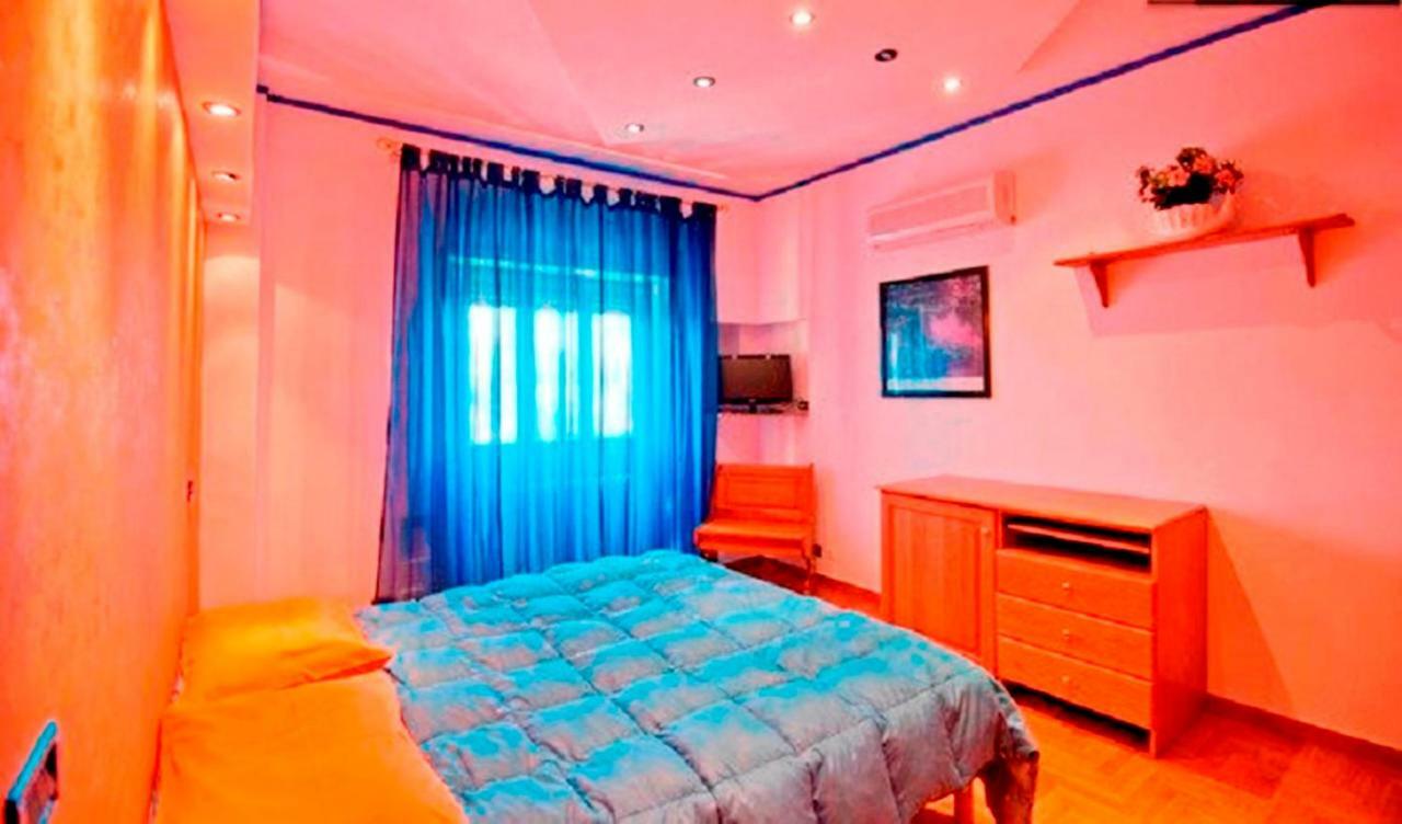 Julias Domus, T Apartment, Metro C Рим Екстер'єр фото